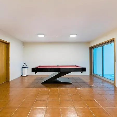 Villa Mansion With Swimming Pool, Pool Table & Grillarea *