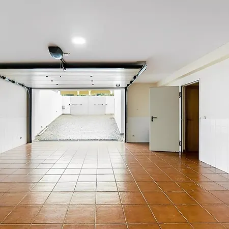 Mansion With Swimming Pool, Pool Table & Grillarea Villa *