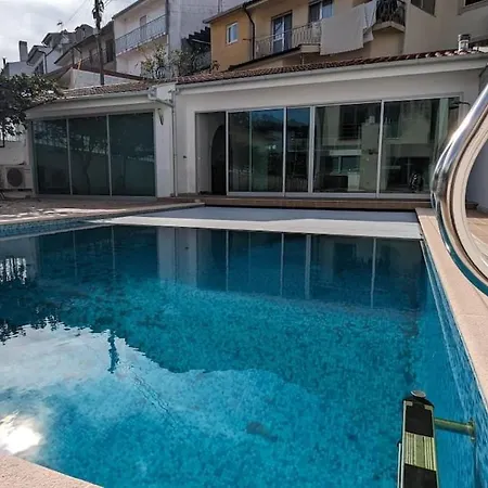 Mansion With Swimming Pool, Pool Table & Grillarea * Braga