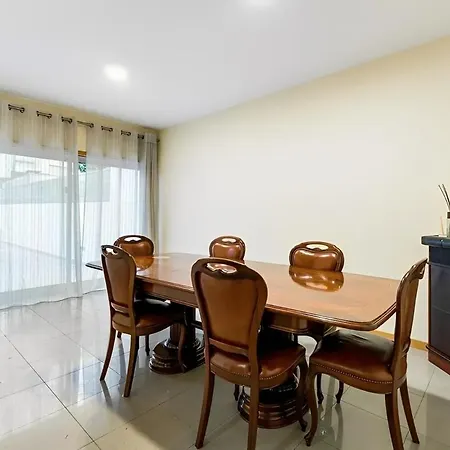 Mansion With Swimming Pool, Pool Table & Grillarea Villa *