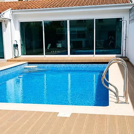 Mansion With Swimming Pool, Pool Table & Grillarea Villa